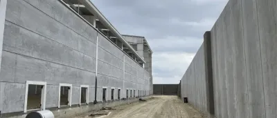 Muros alveolares para naves industriales: eficiencia, rapidez y resistencia con Velmuro